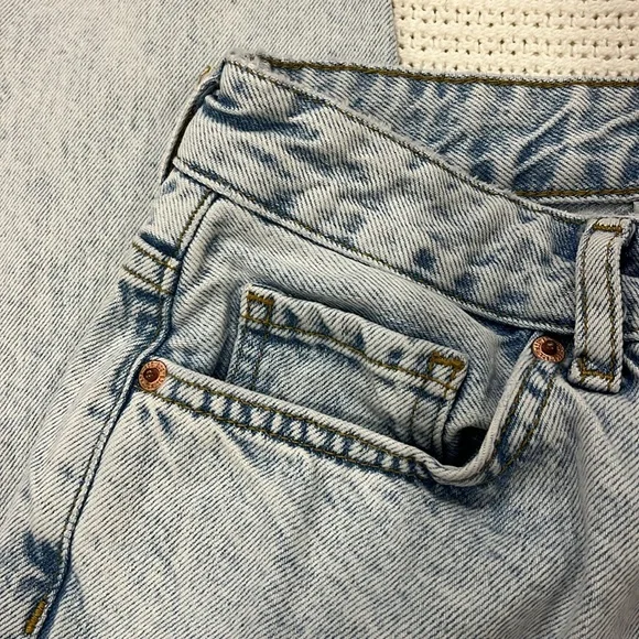 BDG Light/Acid Wash High Rise Mom Jeans - Picture 2 of 5